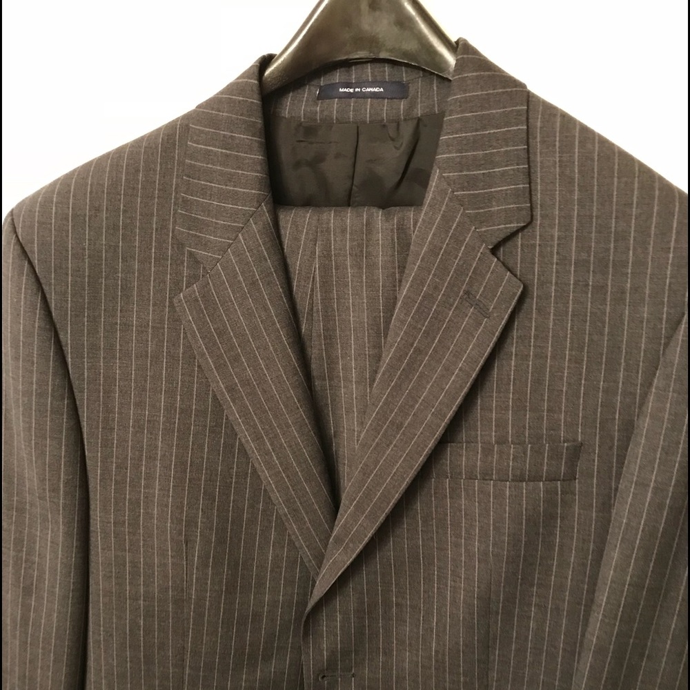 42L Ralph Lauren Suit in excellent condition